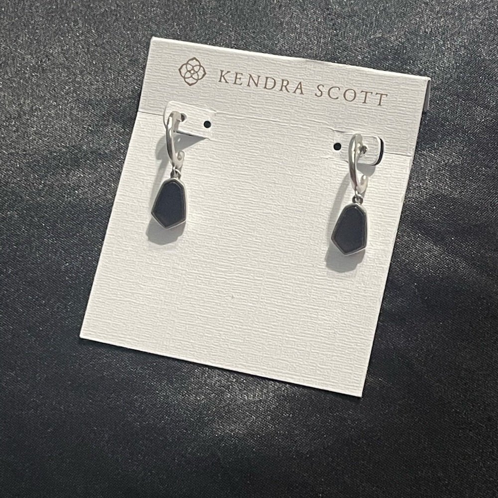 Kendra scott clove silver in black cats eye